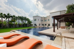 Golf Course Luxury Villa with Skyline Views in Emirates Hills: Image 3