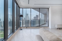 Luxury Corner Penthouse in Stunning Business Bay Residence: Image 4