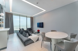 Serviced Luxury Duplex Apartment in Business Bay: Image 3