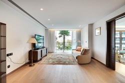Luxury 3 Bed Penthouse with Panoramic Sea View: Image 4