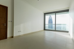 High floor 2-bed apartment with sea view: Image 3