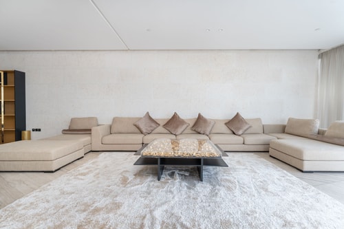 Luxury Corner Penthouse in Stunning Business Bay Residence: Image 2