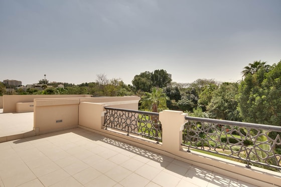 Serene Acacia Villa in Exceptional Location, Al Barari: Image 13