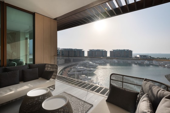 Luxury Waterfront Apartment on Jumeirah Bay Island: Image 12