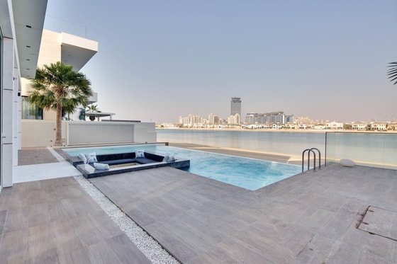 Fully Furnished Beachfront Villa On Palm Jumeirah: Image 32