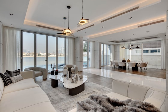 Fully Furnished Beachfront Villa On Palm Jumeirah: Image 20
