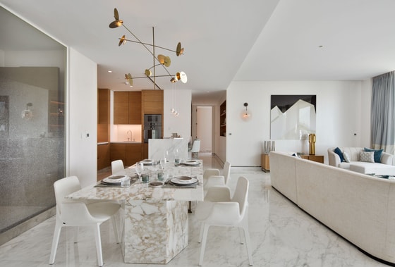 Five Star Beachfront Apartment in Luxury Palm Jumeirah Residence: Image 11