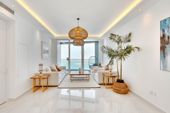 Five Star, Beach View Apartment on Jumeirah Beach Residence: Image 4