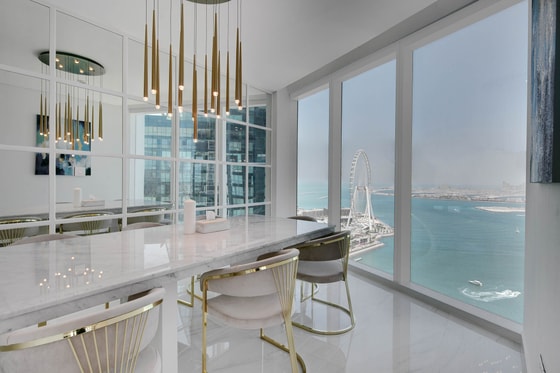 Five Star, Beach View Apartment on Jumeirah Beach Residence: Image 10