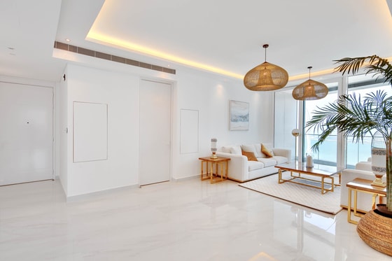 Five Star, Beach View Apartment on Jumeirah Beach Residence: Image 8