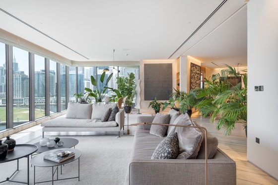 Designer, Luxury Apartment in Business Bay: Image 9