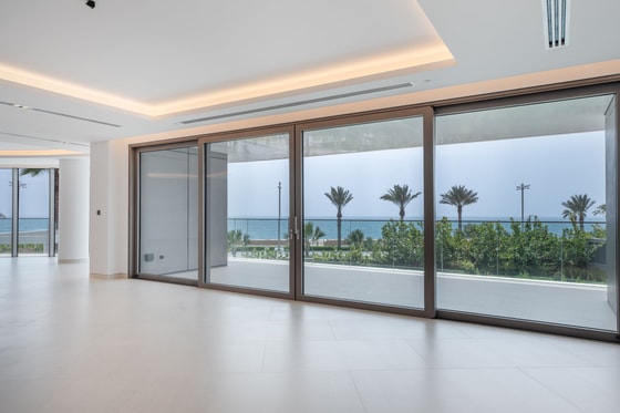Exquisite Luxury Penthouse Apartment in Palm Jumeirah Resort: Image 4