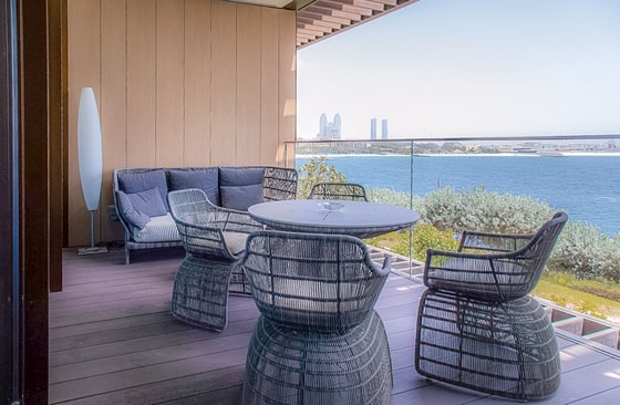 Furnished Sea Facing Apartment On Jumeirah Bay Island: Image 12