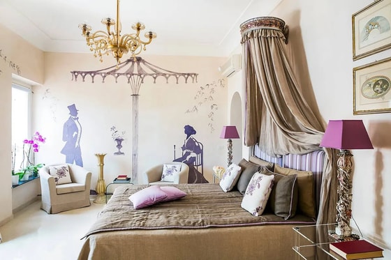 Outstanding Nineteenth - Century Villa in Enchanting Capri: Image 9