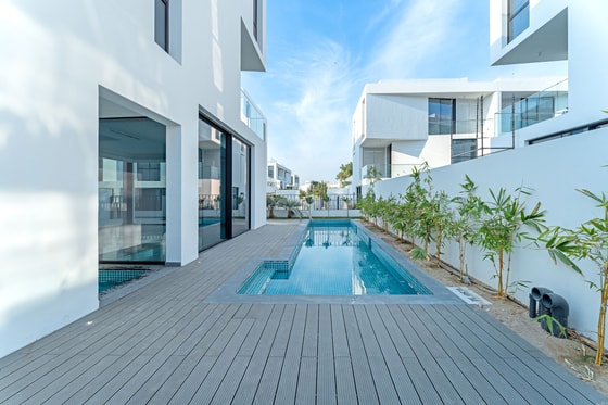 Luxury Off Plan Villa with Pool in Al Barari: Image 10