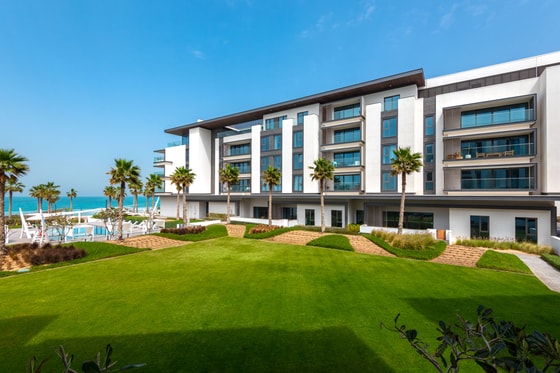 Stunning Sea View Apartment in Luxury Jumeirah beach Resort: Image 6