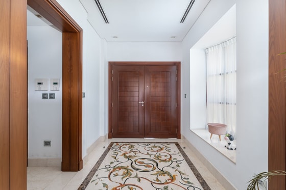Bespoke Luxury Mansion Villa in Jumeirah Islands: Image 9