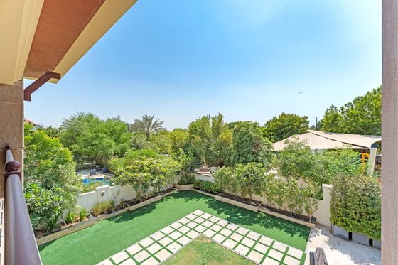 Bespoke Luxury Mansion Villa in Jumeirah Islands: Image 23