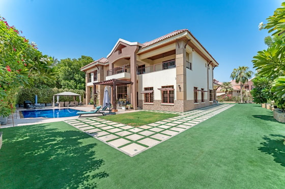 Bespoke Luxury Mansion Villa in Jumeirah Islands: Image 3