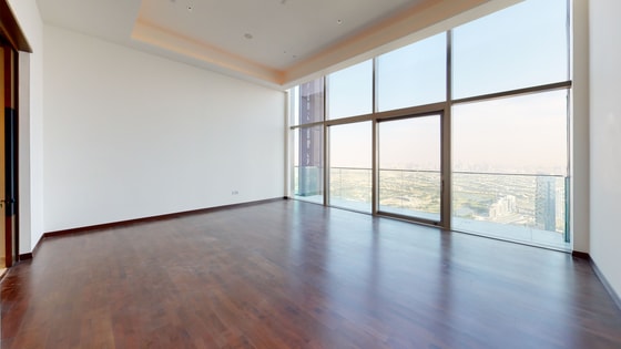 Exclusive Full Floor Luxury Waterfront Apartment in Dubai Marina: Image 13