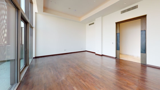 Exclusive Full Floor Luxury Waterfront Apartment in Dubai Marina: Image 15