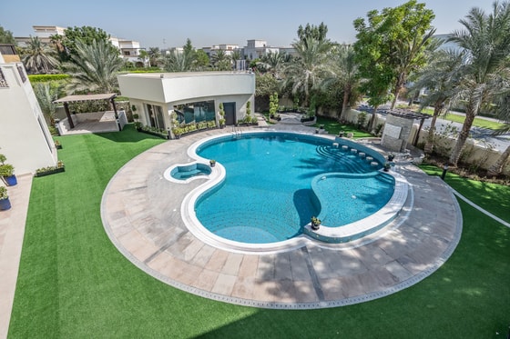 Extraordinary Extended Luxury Villa with Pool in Emirates Hills: Image 28