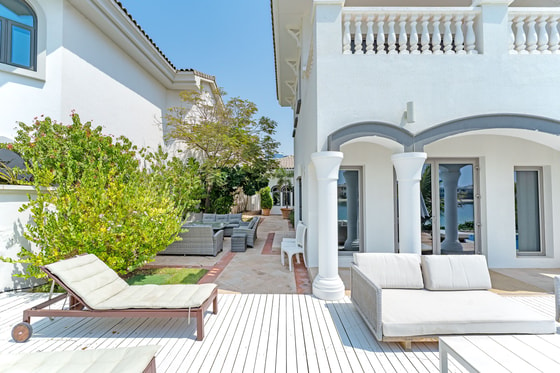 Rare Type Luxury Garden Homes Villa on Palm Jumeirah: Image 11