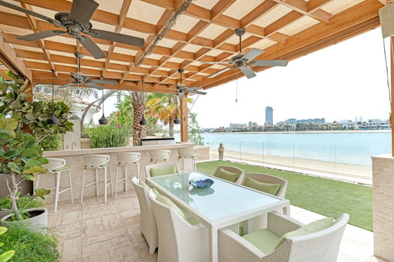 Stunning Beachfront Villa with Pool on Palm Jumeirah: Image 28