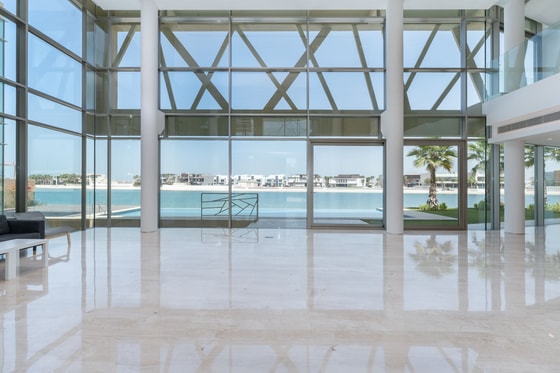 Luxurious Custom-built Villa on Palm Jumeirah: Image 5