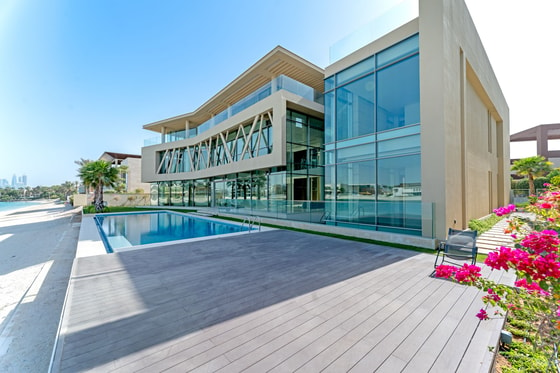 Luxurious Custom-built Villa on Palm Jumeirah: Image 44
