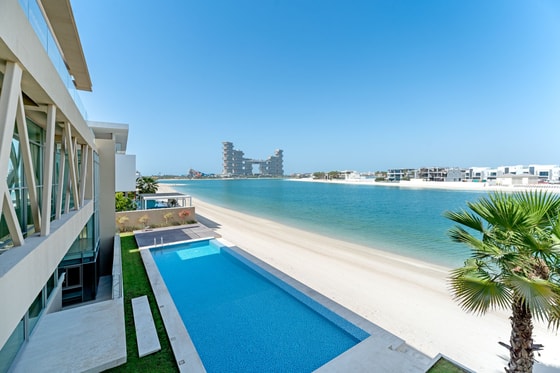 Luxurious Custom-built Villa on Palm Jumeirah: Image 29