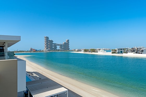 Luxurious Custom-built Villa on Palm Jumeirah: Image 40