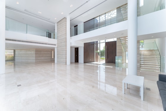 Luxurious Custom-built Villa on Palm Jumeirah: Image 6