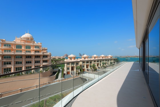 Stunning Apartment with Sea Views on Palm Jumeirah: Image 19