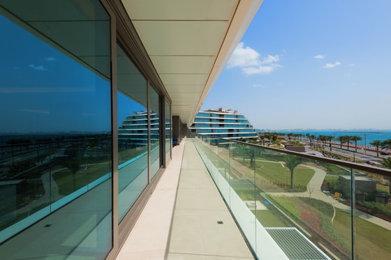 Stunning Apartment with Sea Views on Palm Jumeirah: Image 21