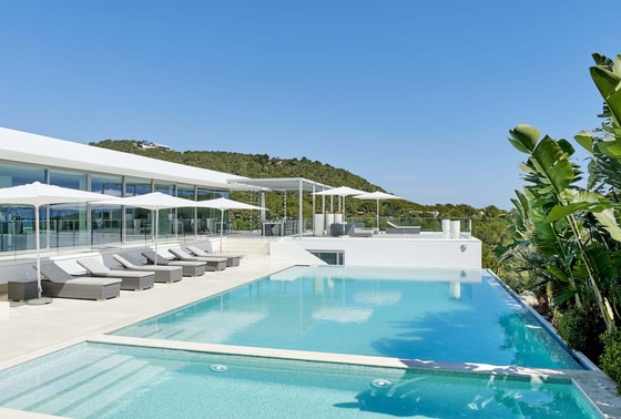 Luxury Villa with Sea Access: Image 56