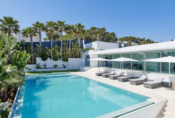 Luxury Villa with Sea Access: Image 58