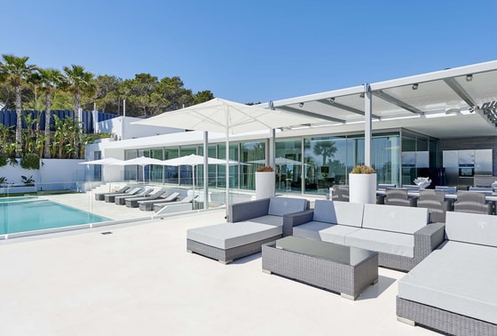 Luxury Villa with Sea Access: Image 59