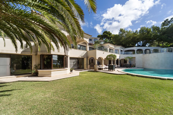 Elegant Villa with Sea Views in Costa de la Calma: Image 14