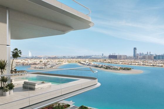 Gorgeous Beachfront Duplex Apartment with City Skyline Views on Palm Jumeirah: Image 9