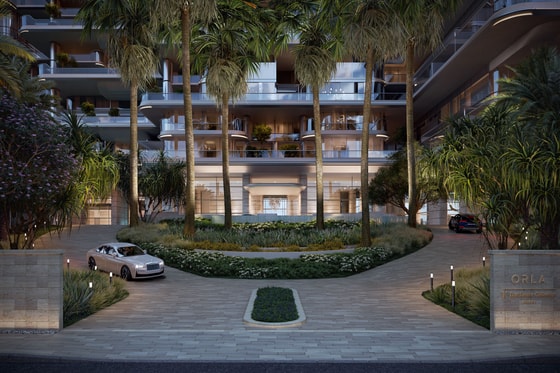 Gorgeous Beachfront Duplex Apartment with City Skyline Views on Palm Jumeirah: Image 13