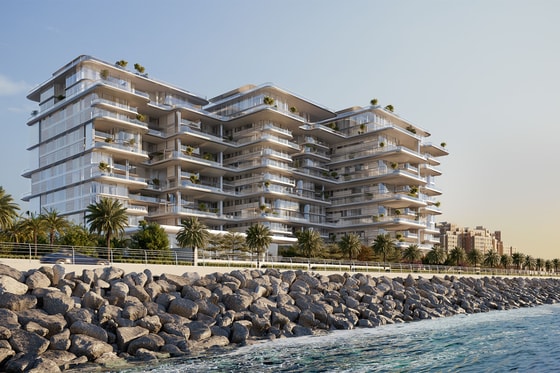 Gorgeous Beachfront Duplex Apartment with City Skyline Views on Palm Jumeirah: Image 12