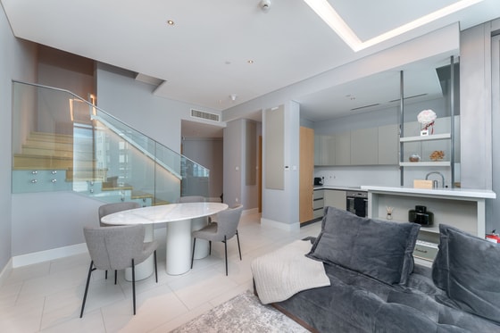 Serviced Luxury Duplex Apartment in Business Bay: Image 9