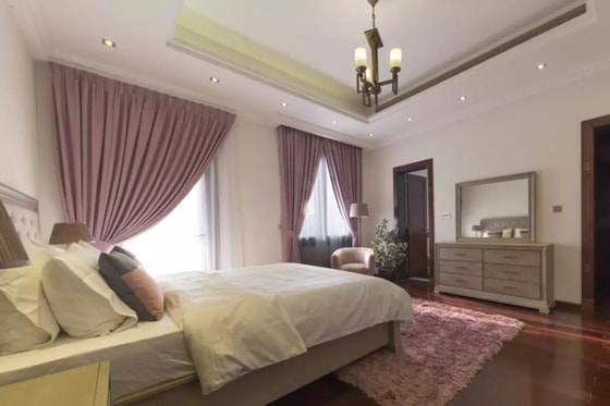 Lake View Luxury 6 Bedroom Villa in Emirates Hills: Image 4