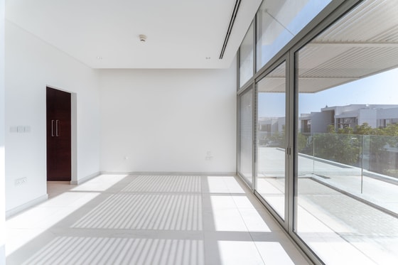 Vacant and Contemporary Type A 5 Bedroom Villa: Image 19