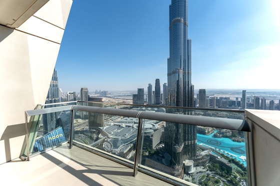 Stunning Full Burj Khalifa Views Apartment in Downtown Dubai: Image 12