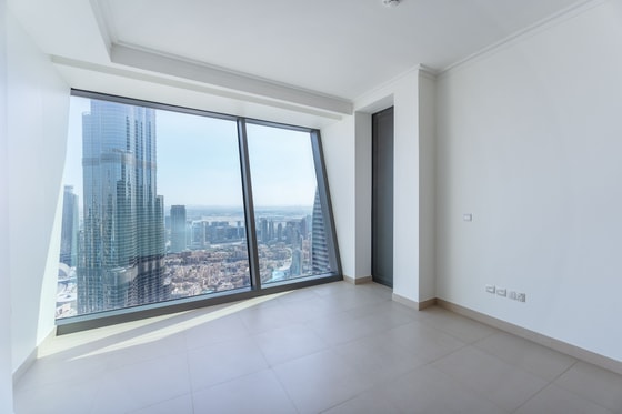 Stunning Full Burj Khalifa Views Apartment in Downtown Dubai: Image 9
