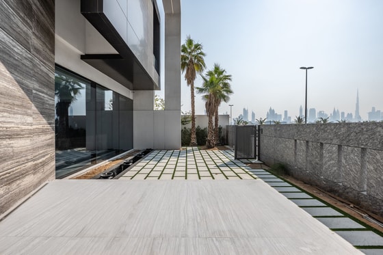 Custom-built Designer Villa on Pearl Jumeirah: Image 42