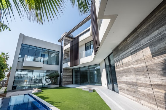 Custom-built Designer Villa on Pearl Jumeirah: Image 40