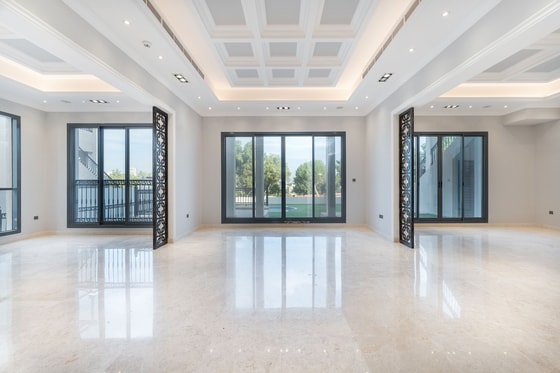 Stunning Palatial Luxury villa in Jumeirah Golf Estates: Image 4